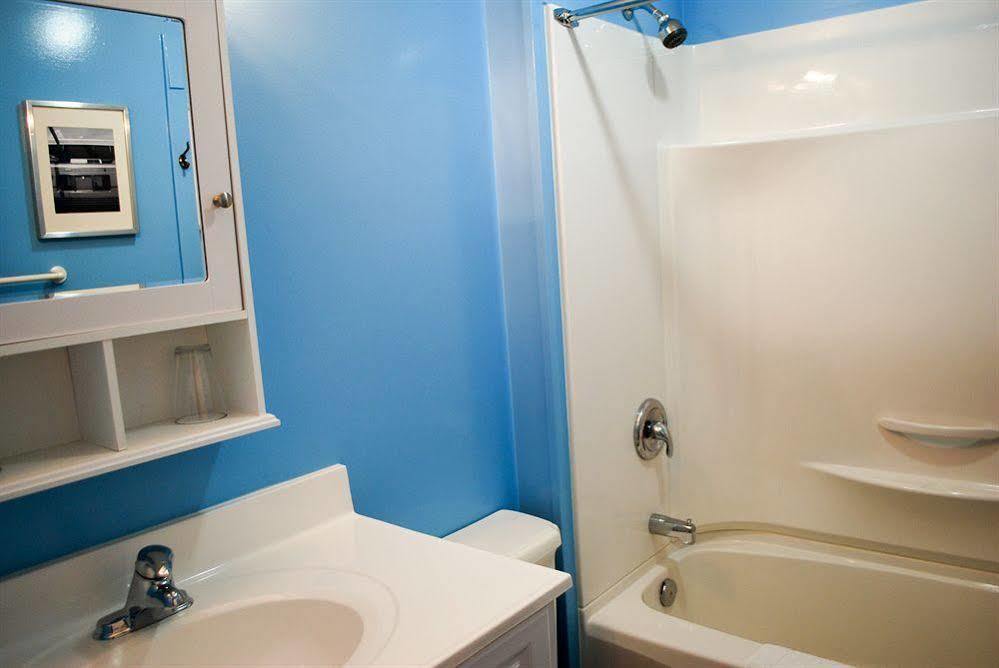Ocean Island Garden Suites Victoria Esterno foto